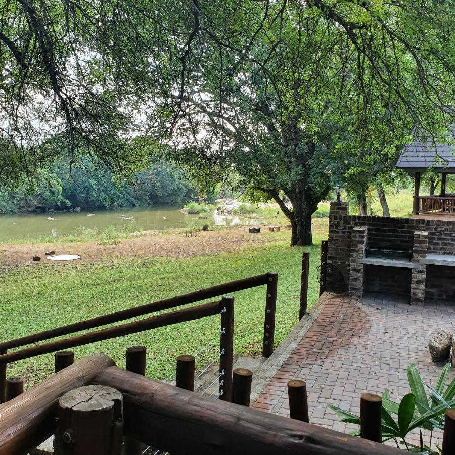 Maruleng Ekuthuleni River Front Chalets מראה חיצוני תמונה