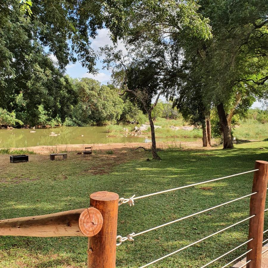 Maruleng Ekuthuleni River Front Chalets מראה חיצוני תמונה
