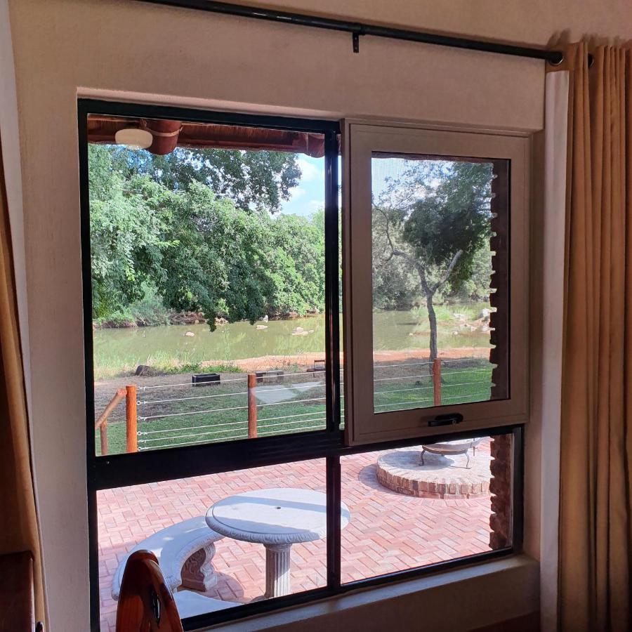 Maruleng Ekuthuleni River Front Chalets מראה חיצוני תמונה