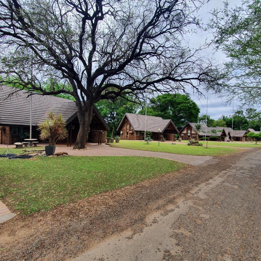 Maruleng Ekuthuleni River Front Chalets מראה חיצוני תמונה